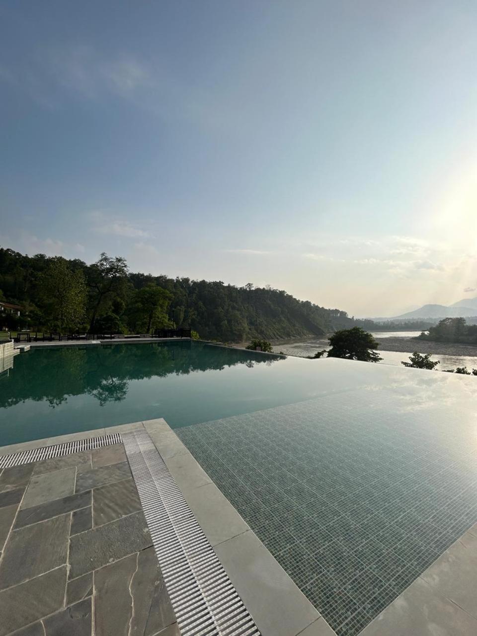 Regenta Resort & Spa By Riverside, Chitwan Zewnętrze zdjęcie