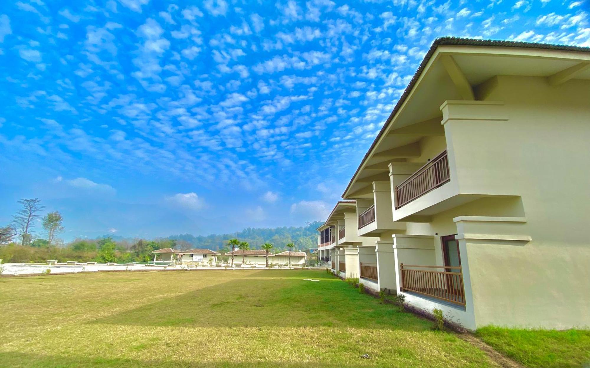 Regenta Resort & Spa By Riverside, Chitwan Zewnętrze zdjęcie