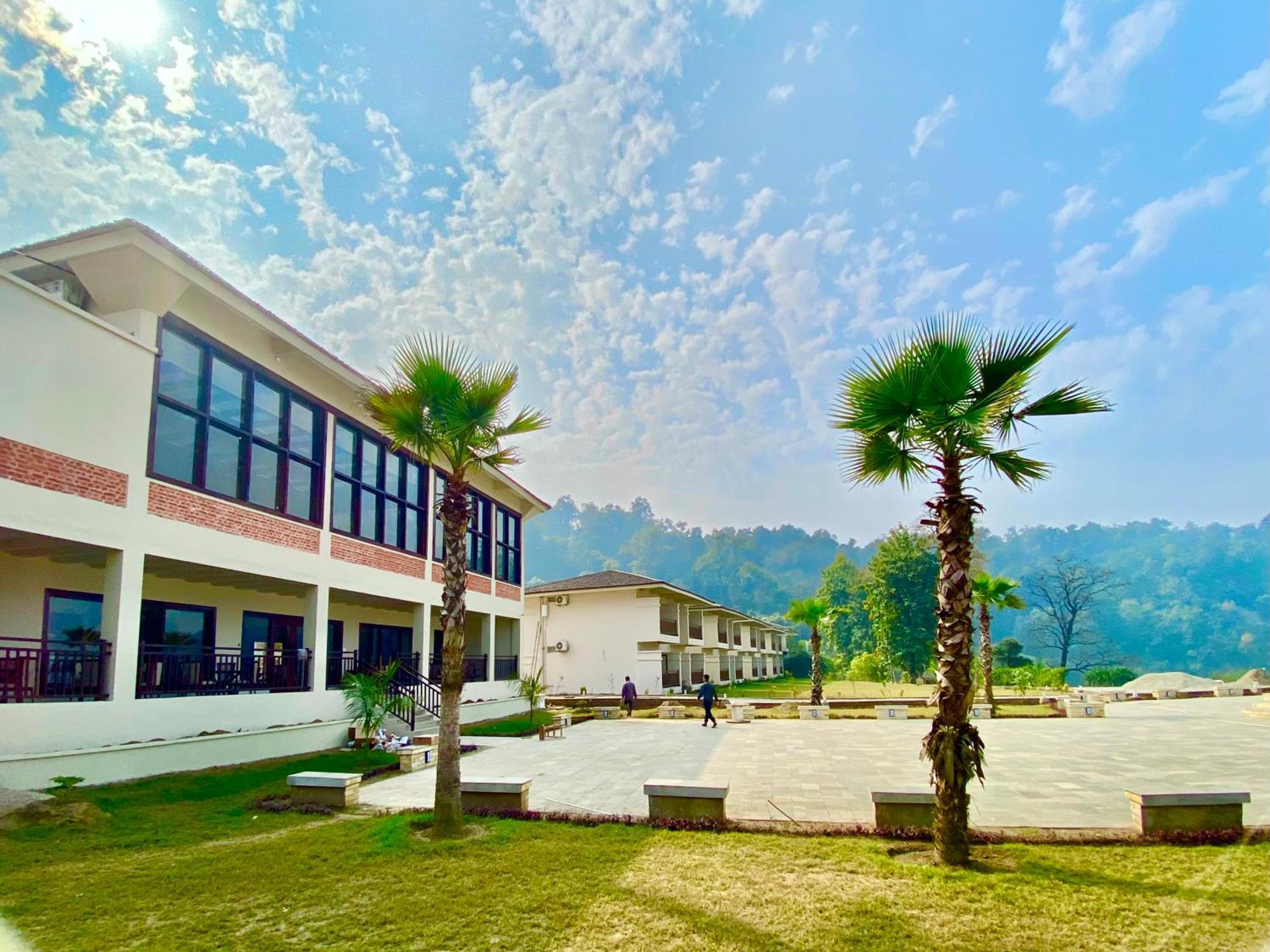 Regenta Resort & Spa By Riverside, Chitwan Zewnętrze zdjęcie