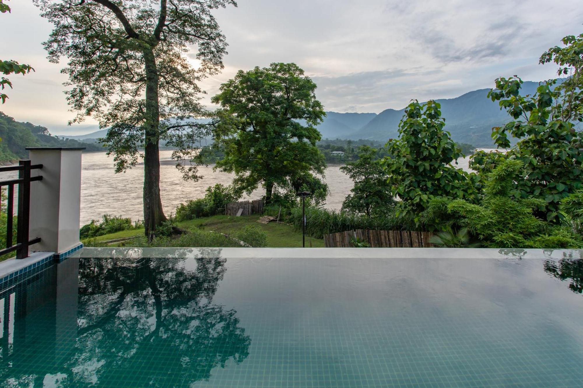 Regenta Resort & Spa By Riverside, Chitwan Zewnętrze zdjęcie