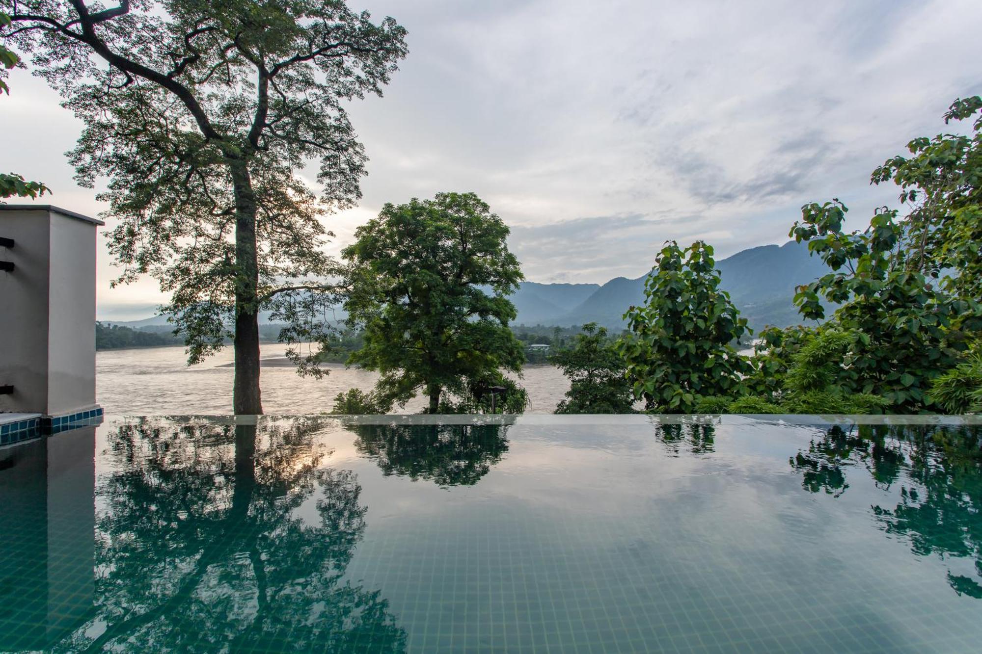 Regenta Resort & Spa By Riverside, Chitwan Zewnętrze zdjęcie