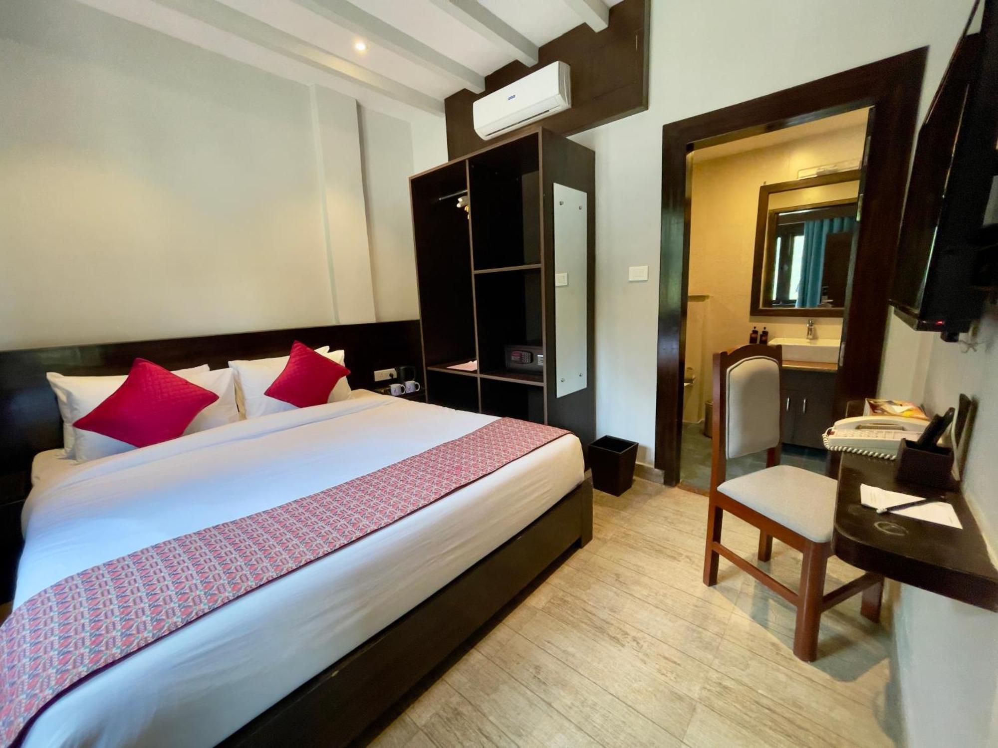 Regenta Resort & Spa By Riverside, Chitwan Zewnętrze zdjęcie